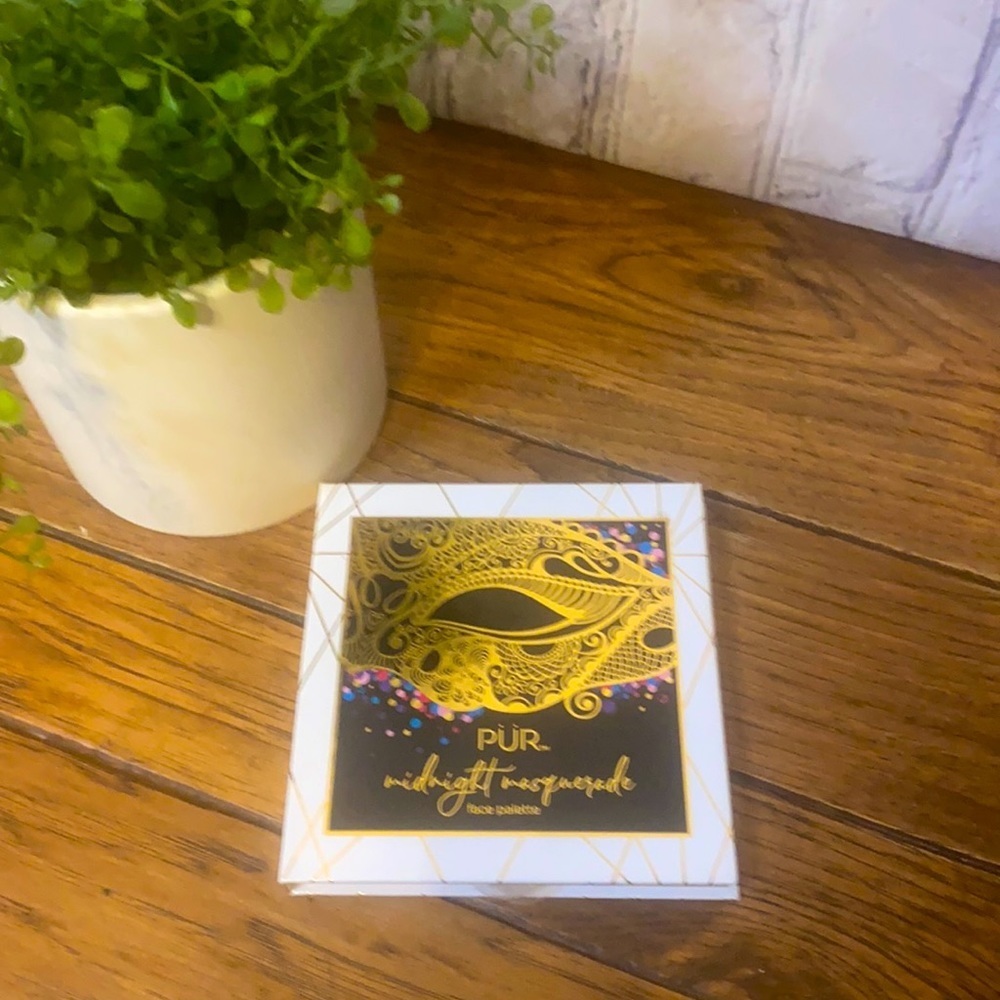 Pur face makeup palette